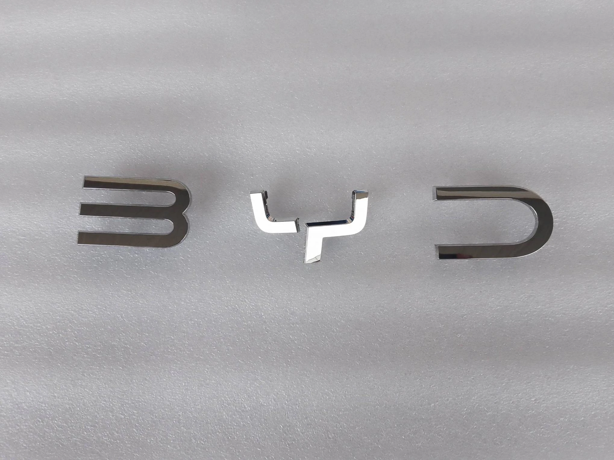 Front Grille BYD Logo Emblem for BYD Song PLUS, OE 15758837-00, SA3HV-2803142 - EVParto